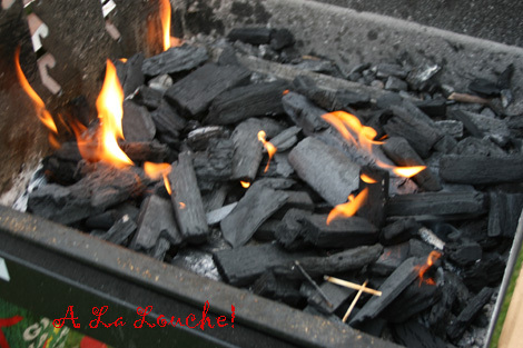 Barbecue_charbon_faire_de_la_brai_7
