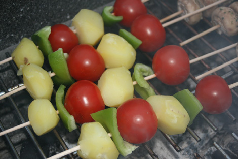 Recette de brochettes de légumes au barbecue, pommes de terre